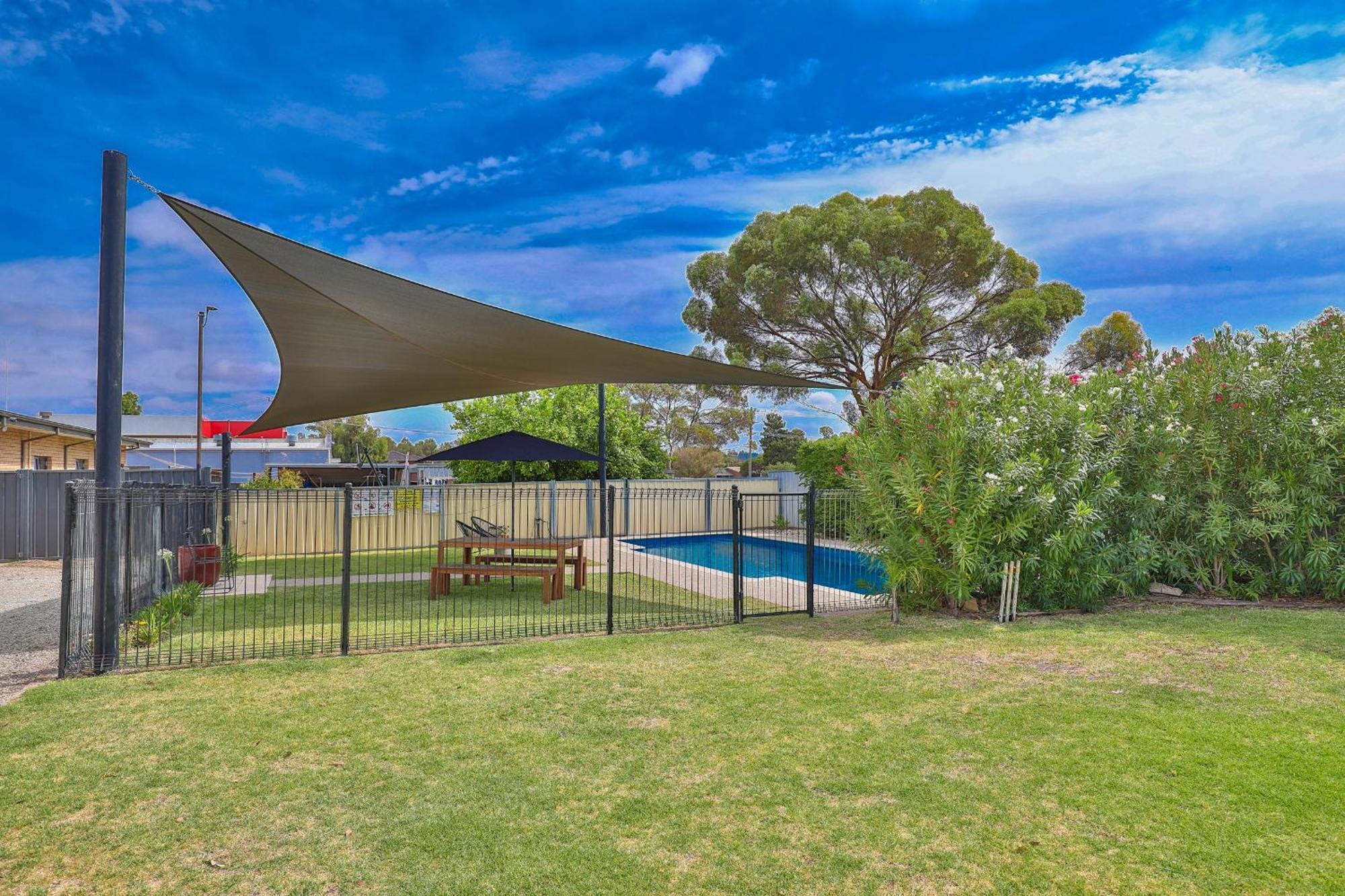 Robinvale Bridge Motel Exteriör bild